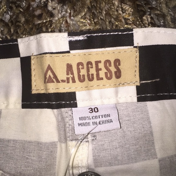 ACCESS - Picture 4 of 4